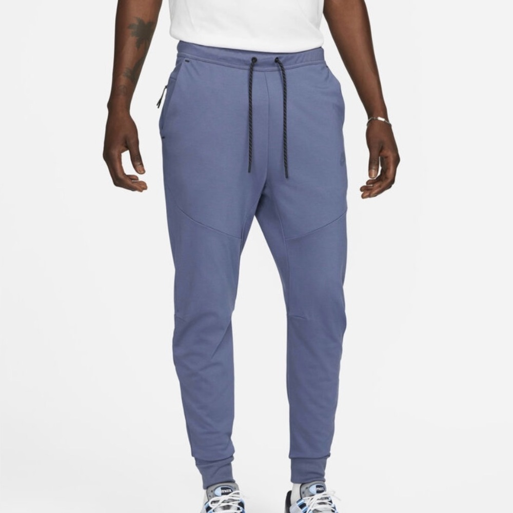 NEW Nike Sportswear Tech Fleece Lightweight Slim-Fit Jogger Size S DX0826-491